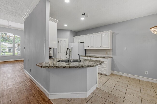 Building Photo - 909 Katie Ln