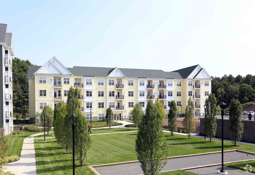 Canal Crossing at Whitneyville West 380 Mather St Hamden CT 06514