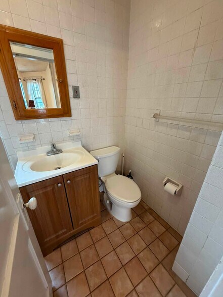 Building Photo - 313 Allston St