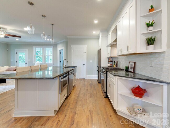 Building Photo - 326 State St