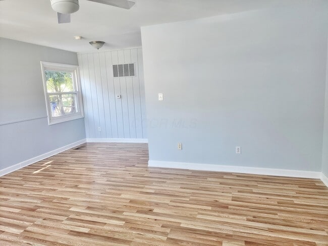 Building Photo - 2557 Bristol Rd