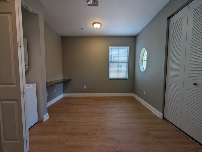 Building Photo - 2851 Prospect Rd