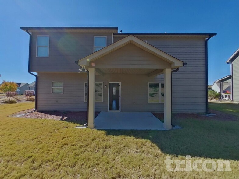 Building Photo - 671 Massey St