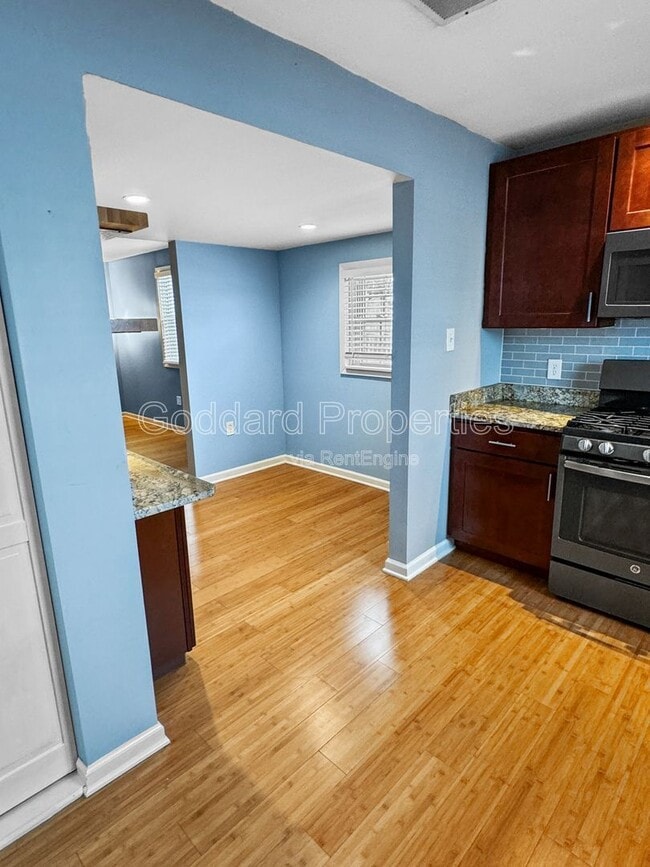 Building Photo - 412 Ripplewood Rd