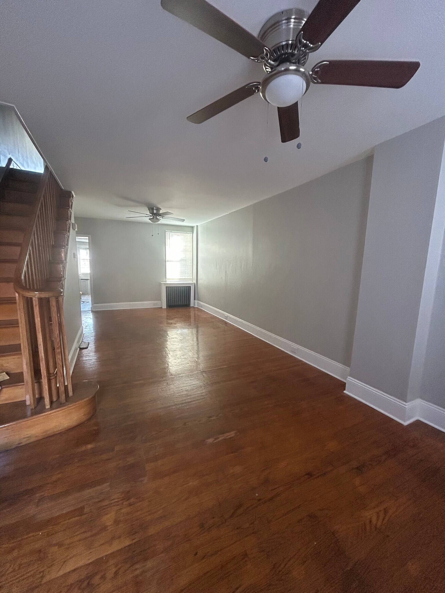 Living Room - 2537 E Norris St