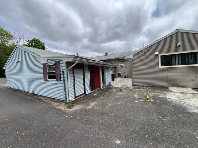 Building Photo - 505 Church St