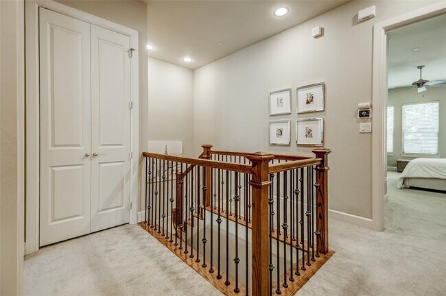 Building Photo - 7333 Valley View Ln