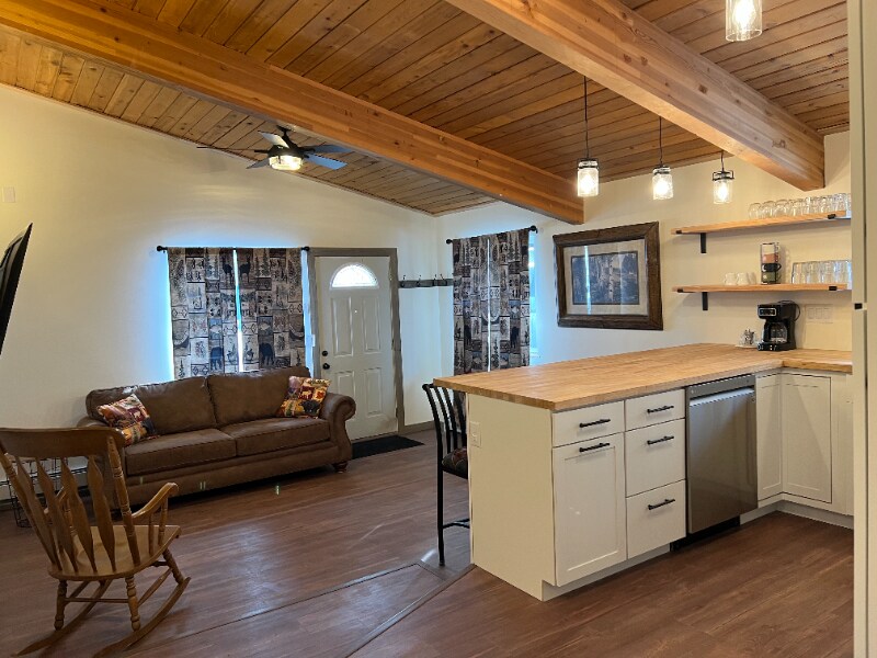 Building Photo - 2301 Lincoln Ave