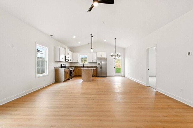 Building Photo - 1112 Mission Dr
