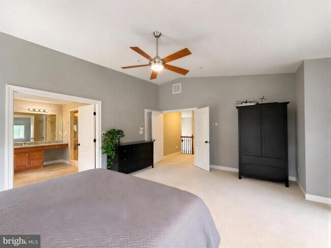 Building Photo - 23017 Holloway Ct