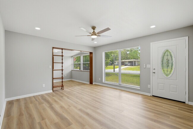 Building Photo - 8043 Joffre Dr