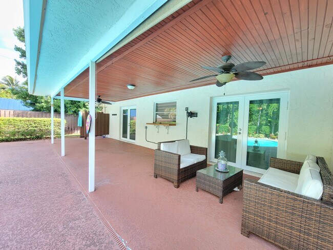 Building Photo - 1084 SE St Lucie Blvd