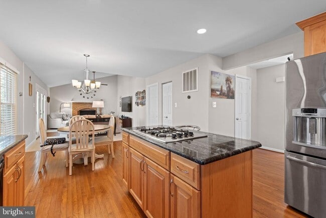 Building Photo - 8104 Creekview Dr