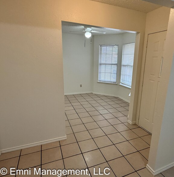 Building Photo - 2706 Jade Rd