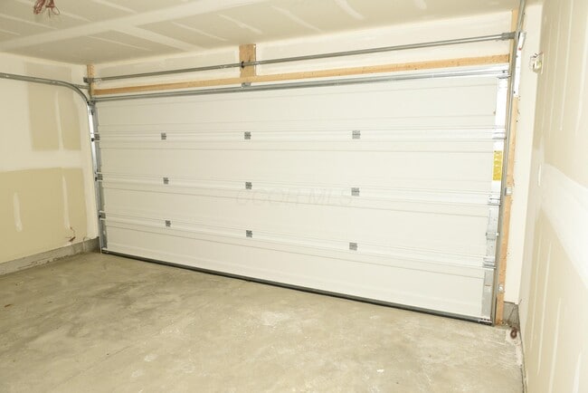 Building Photo - 130 Dusky Willow Dr