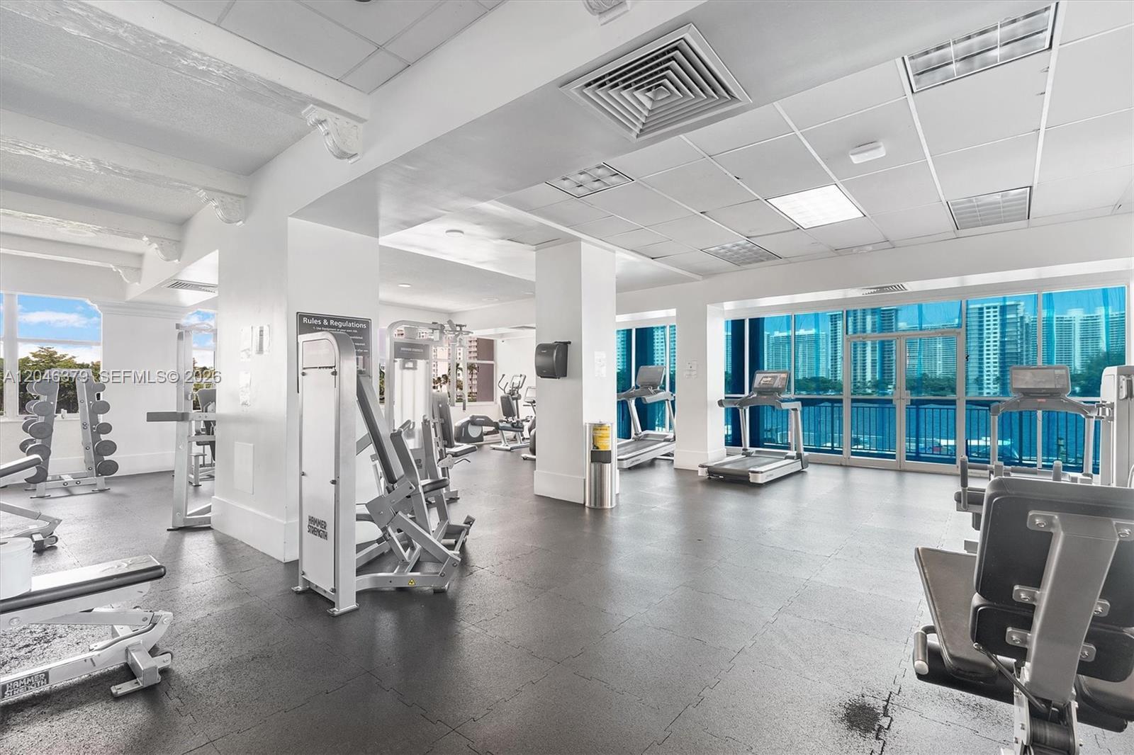 Building Photo - 18031 Biscayne Blvd