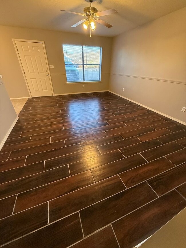 Building Photo - 2239 Alma Blvd