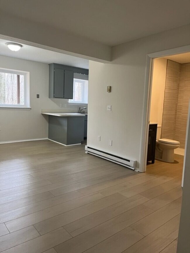 Building Photo - 492 East St