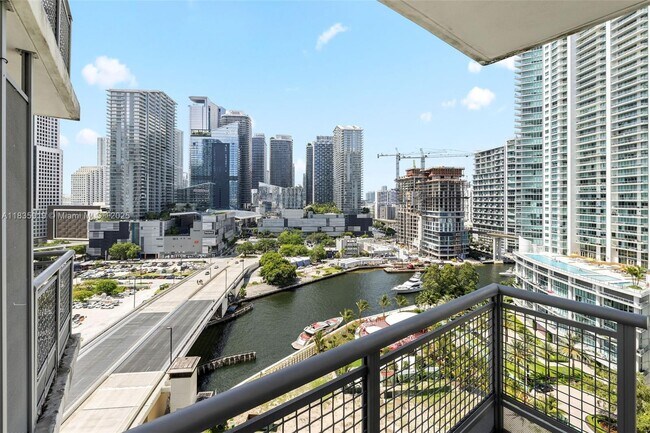 Building Photo - 350 S Miami Ave