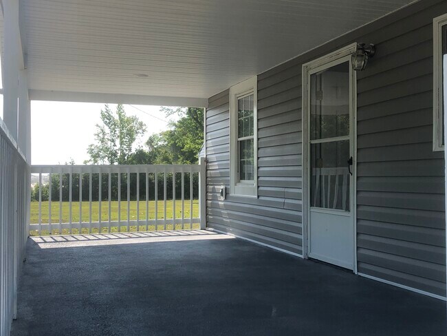 Back Porch - 381 Big Hill Rd