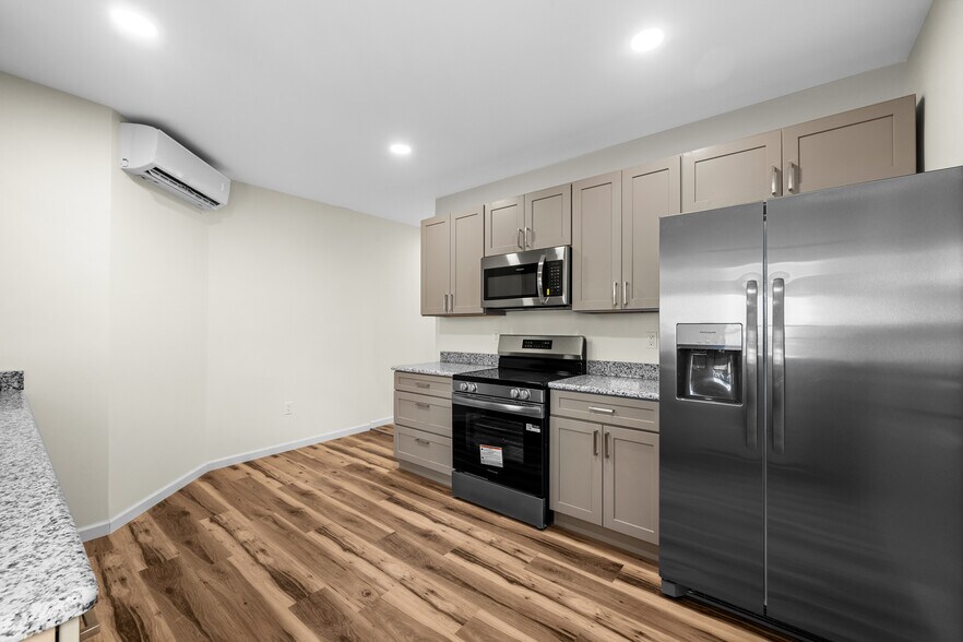 Building Photo - 346 Bennett St