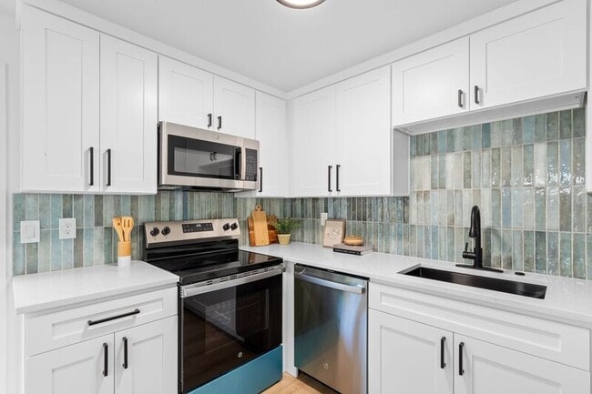 Building Photo - 4916 NE Alberta Ct