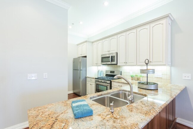 Building Photo - 2000 Bagby-ID310.5