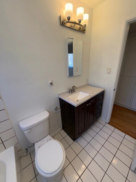 Building Photo - 4266 Fulton Ave