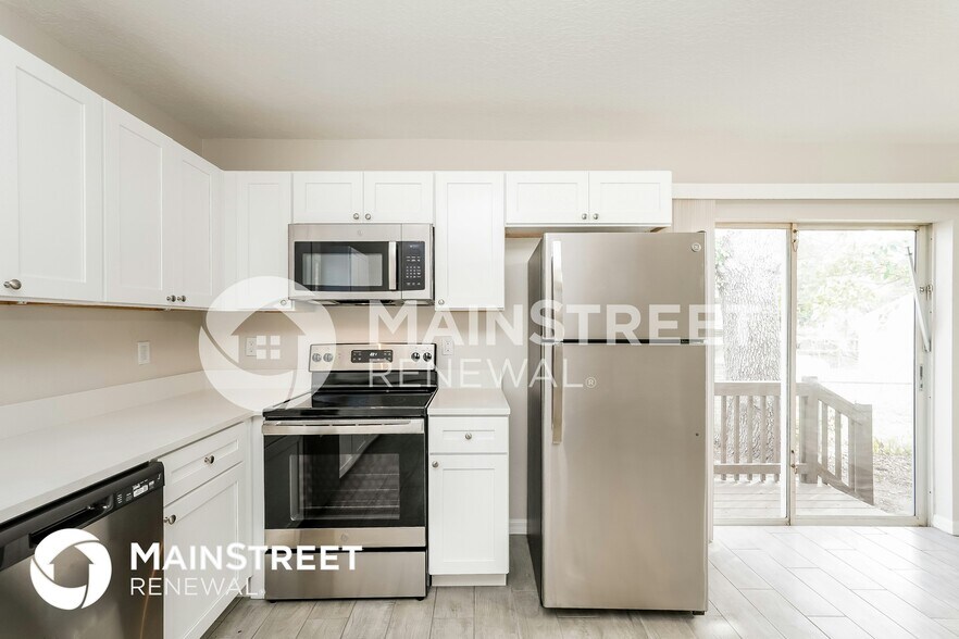 Building Photo - 2427 18th St S