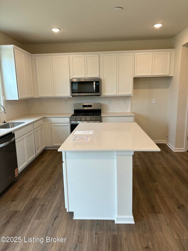 Building Photo - 16817 Aiken Rdg Cir