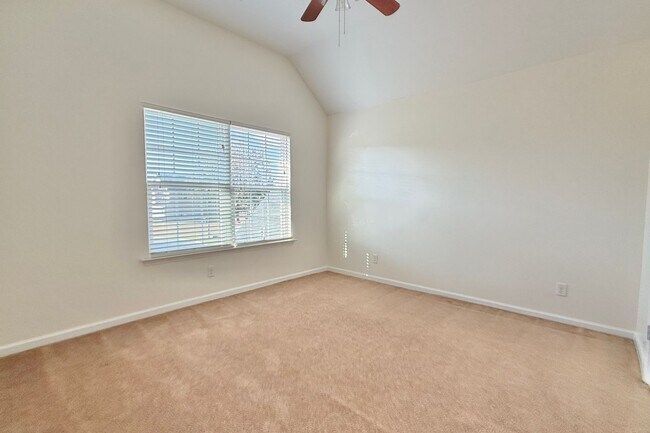 Building Photo - AVAILABLE NOW! (Small Pets Only)