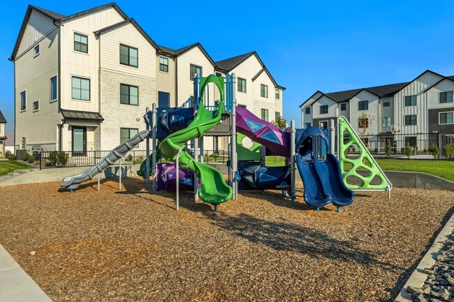 Building Photo - 608 1860 N