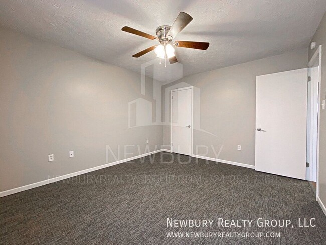 Building Photo - Spacious 2-Bedroom Apartment in a Serene C...