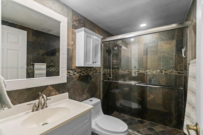 Building Photo - 2501 S Ocean Dr