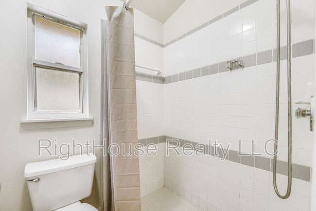 Building Photo - 5329 Old Oak Tree Dr