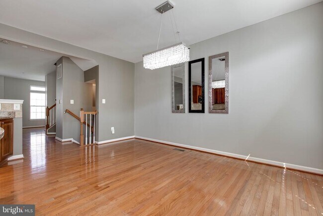 Building Photo - 1739 Theale Way