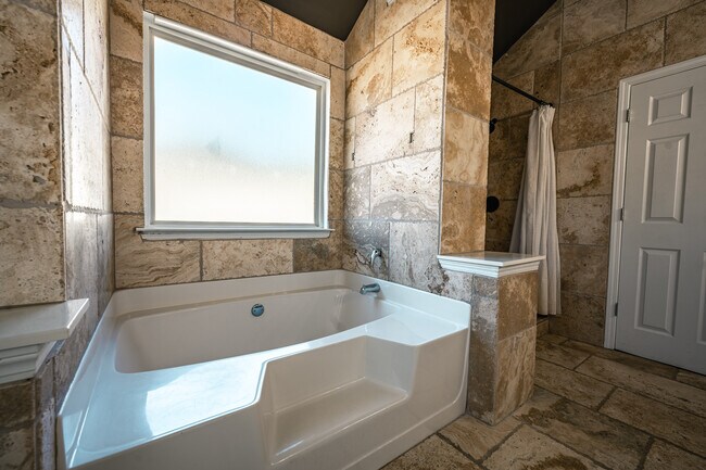 Building Photo - 7445 Absinth Dr