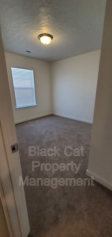 Building Photo - 10679 W New Berlin Dr