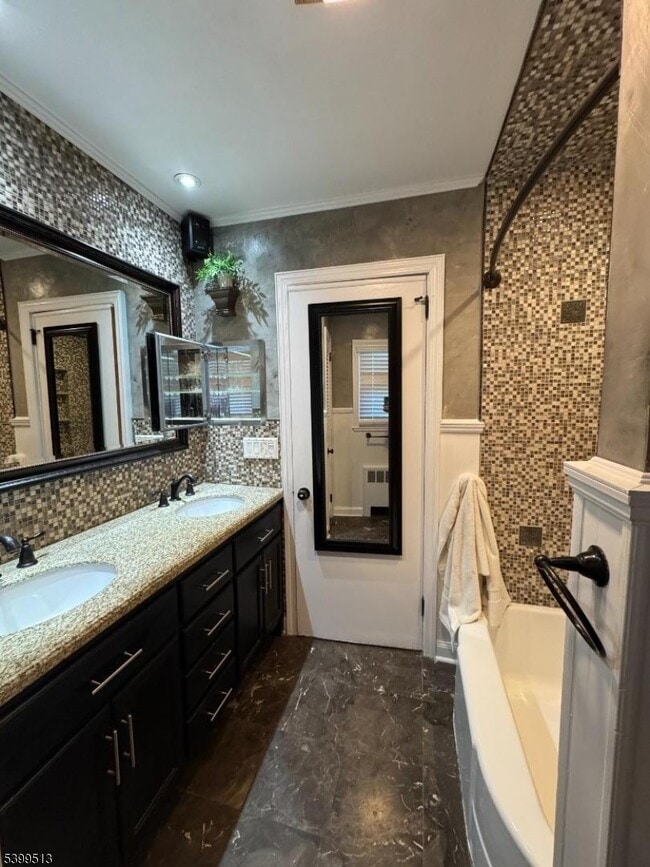 Building Photo - 273 Rea Ave Ext