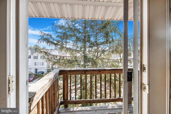Building Photo - 2502 Markham Ln