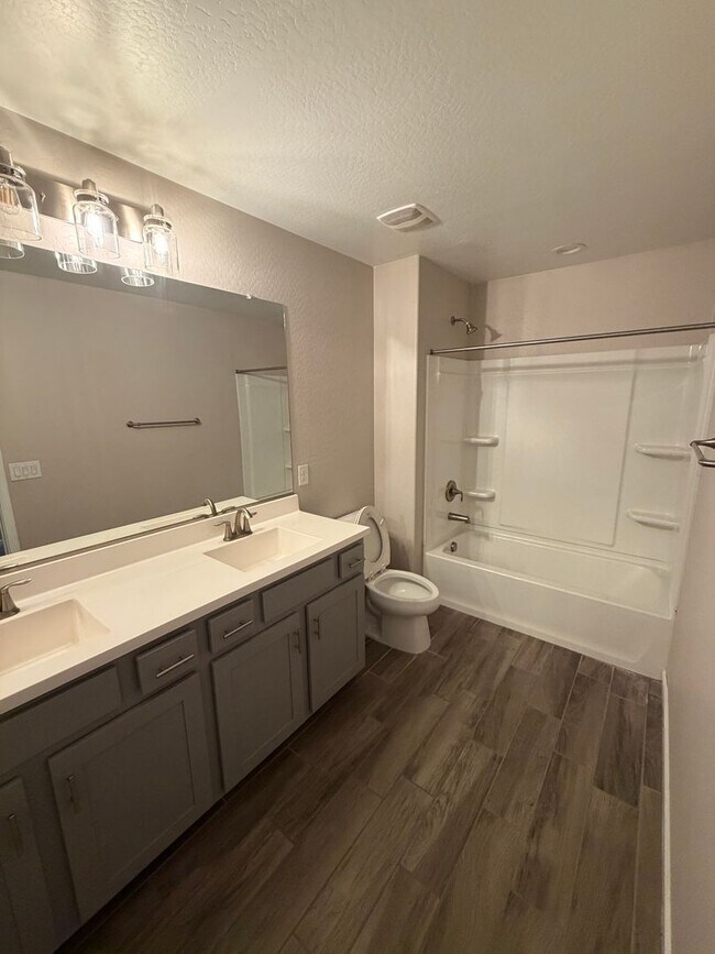 Building Photo - Beautiful newer townhome for rent in Tempe
