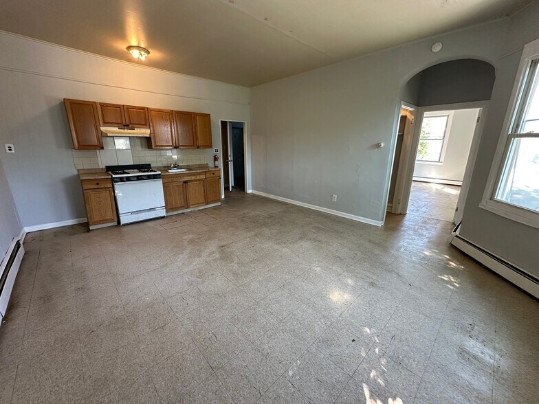Primary Photo - 1217 Arrott St