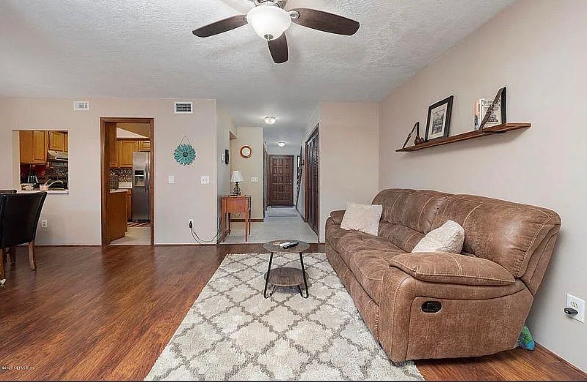 Building Photo - 8079 Village Gate Ct