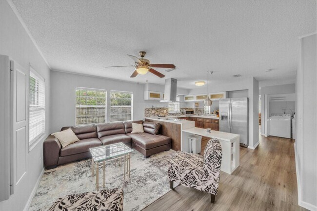 Building Photo - 1350 Riverside Cir