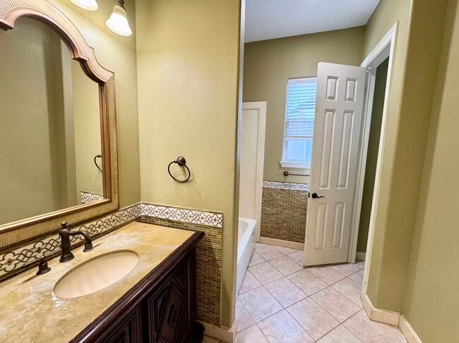 Building Photo - 15106 Green Tavern Ct