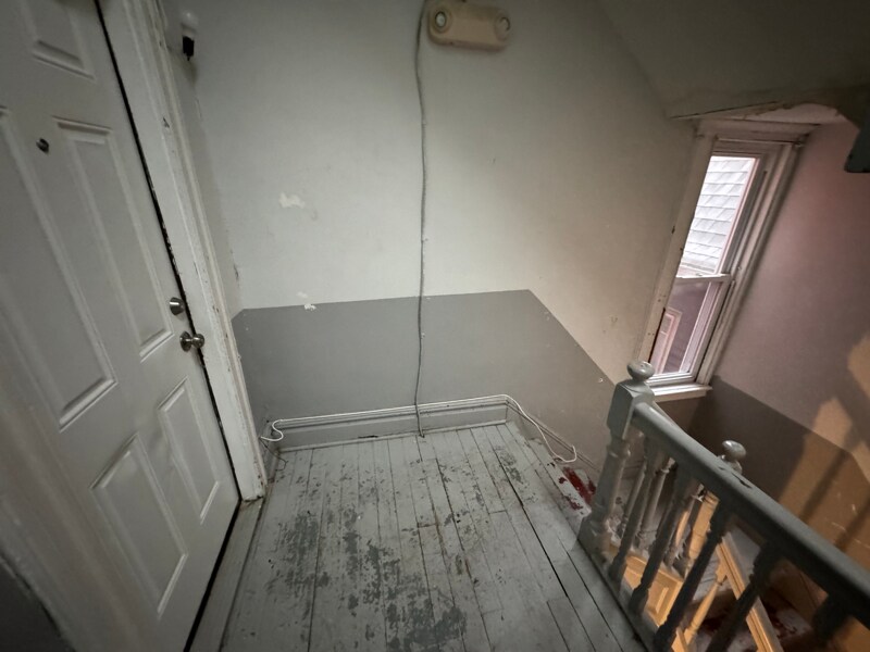 Building Photo - 827 S 14th St