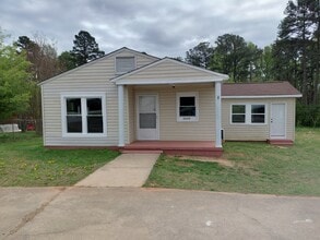 Building Photo - 2225 Old Georgia Hwy