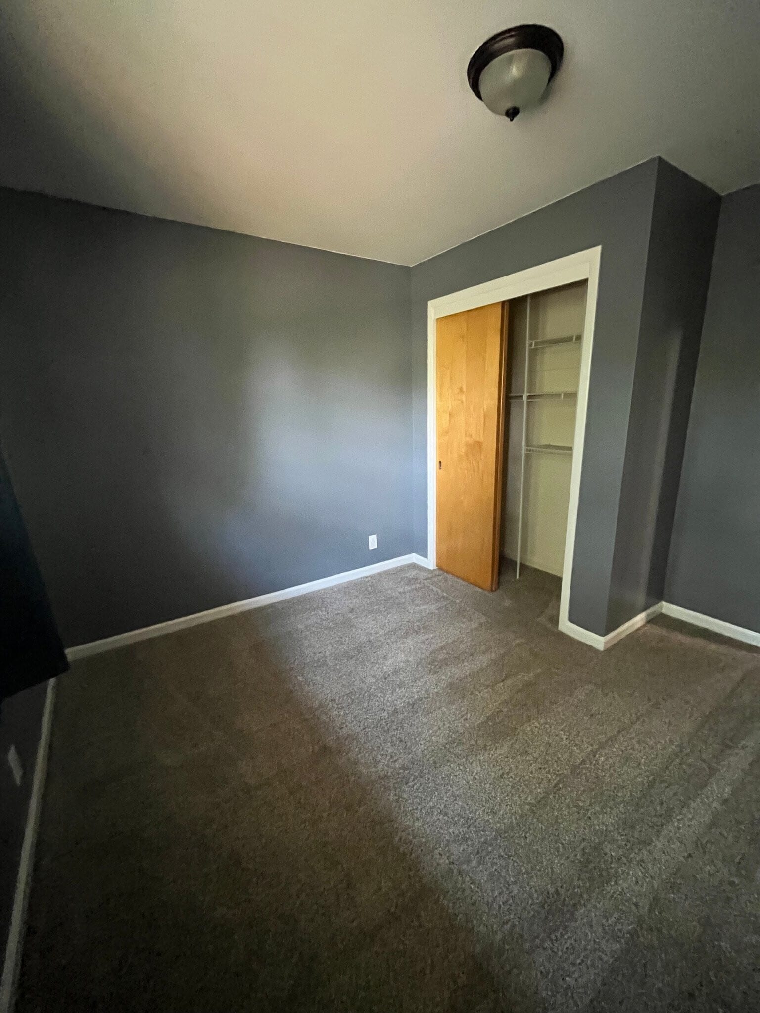Building Photo - 2914 Rimview Dr