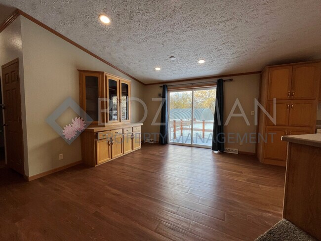Building Photo - 6800 Bridger Canyon Dr
