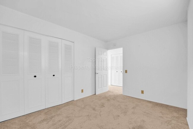 Building Photo - Lovely 2 bed/2.5 bath/ 1472 sqft two story home with Golf Course views! Available September 15th ...